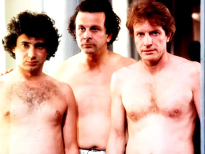 Trois hommes et un couffin : la comédie culte qui a révolutionné la paternité au cinéma