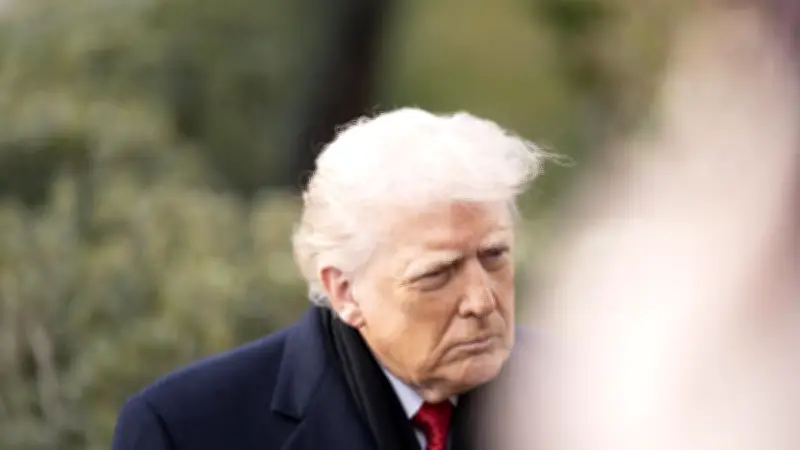 Trump menace l'Europe de droits de douane pour la vente du Groenland