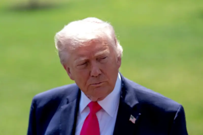 Trump menace l'Iran après des tirs dans le détroit d'Ormuz, qualifiés de violation de l'accord de cessez-le-feu