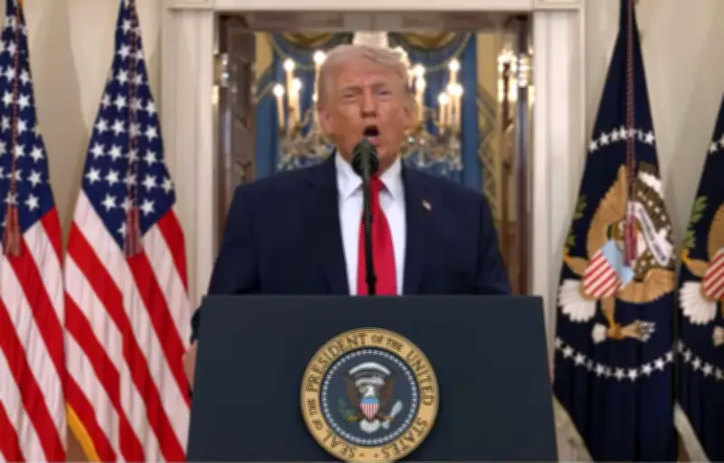 Trump menace l'Iran de frappes sur centrales et ponts si le détroit d'Ormuz reste fermé