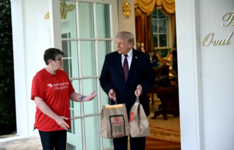 Trump reçoit McDonald's à la Maison-Blanche pour défendre sa politique fiscale