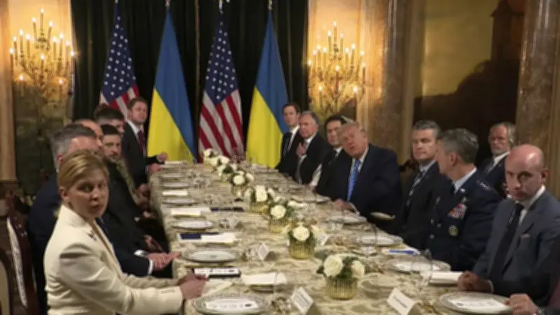 Trump reçoit Zelensky en Floride : "Ma date butoir ? Mettre fin à la guerre !"