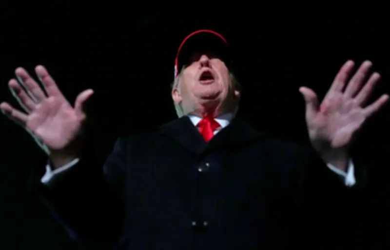 Trump retire une image IA le montrant en Jésus après une polémique religieuse