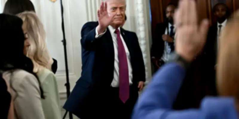 Trump temporise sur l'Iran, le porte-avions USS Bush en approche