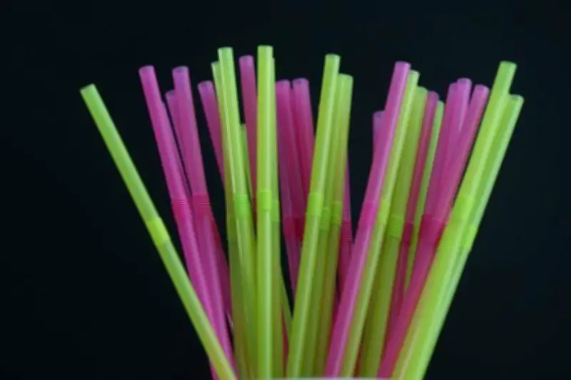 Étudiant français risque deux ans de prison à Singapour pour avoir léché une paille