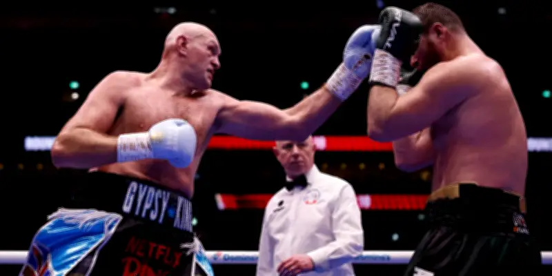 Tyson Fury triomphe d'Arslanbek Makhmudov pour son grand retour sur le ring