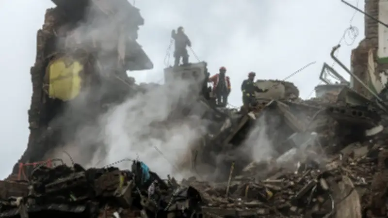 Ukraine : 22 disparus après une frappe russe à Ternopil, 26 morts