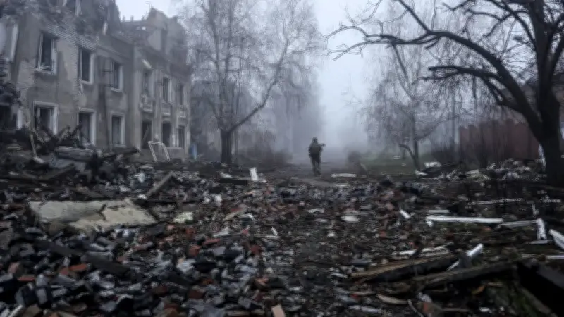 Ukraine : frappe russe meurtrière à Dnipro, au moins quatre morts