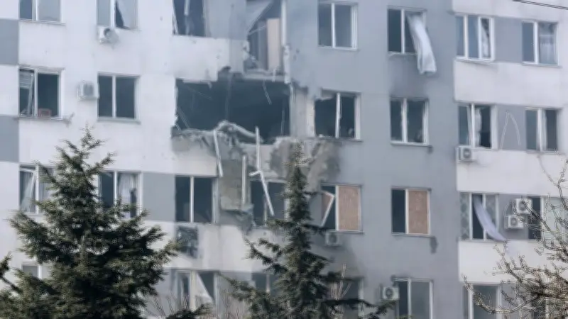 Ukraine : frappes russes meurtrières font 17 morts, dont un enfant, et des dégâts massifs