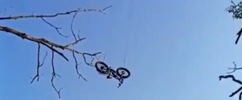 Ukraine : un soldat encerclé s'évade grâce à un vélo électrique livré par drone