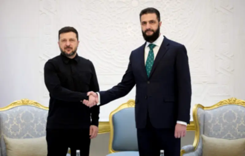 Ukraine : Zelensky en Syrie pour des discussions stratégiques, les drones frappent le pétrole russe