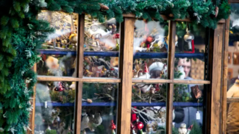 Ukrainienne réfugiée remporte le concours de la plus belle vitrine de Noël
