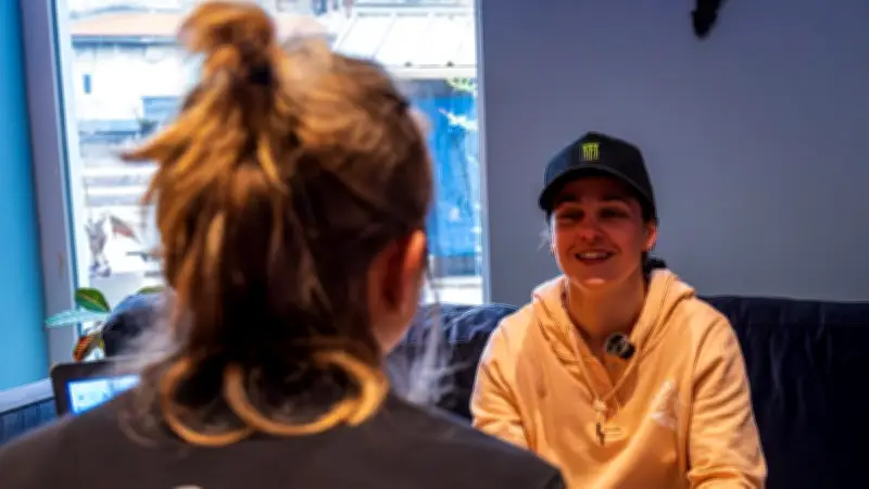 Ultra-Ordinaires : Marine Cabirou, la championne de VTT descente, dévoile son quotidien hors piste