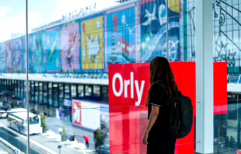 Un avion EasyJet évite des tirs d'artifice près d'Orly, possiblement liés à un mariage
