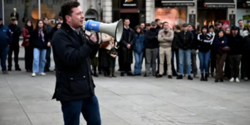 Un candidat néofasciste crée la stupeur aux municipales dans le Maine-et-Loire