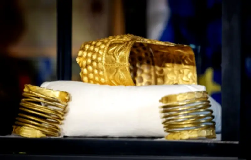Un casque en or dacique de 2 500 ans retrouvé après un vol spectaculaire aux Pays-Bas