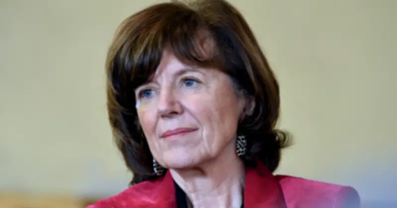 Un déjeuner politique silencieux : la sénatrice Muller-Bronn isolée sur ses thèmes controversés