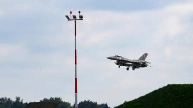 Un drone russe survole la Roumanie, des F-16 déployés