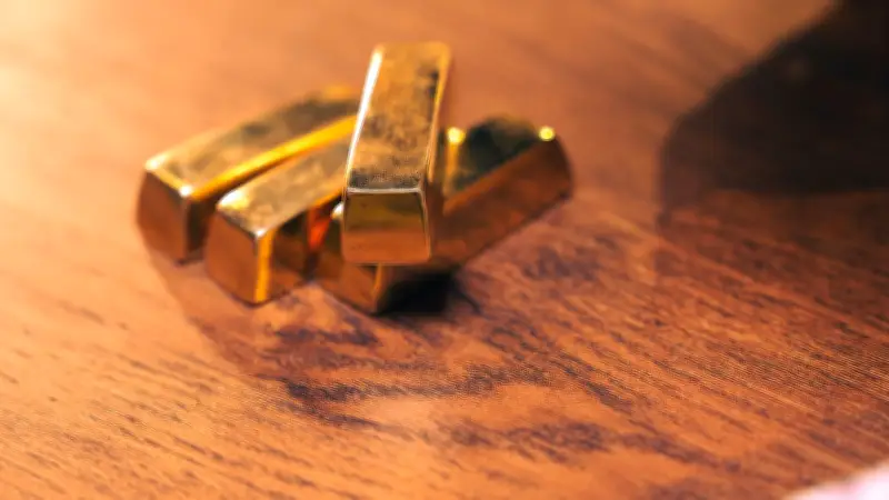 Un employé municipal découvre un trésor de lingots d'or en tondant une pelouse en Allemagne