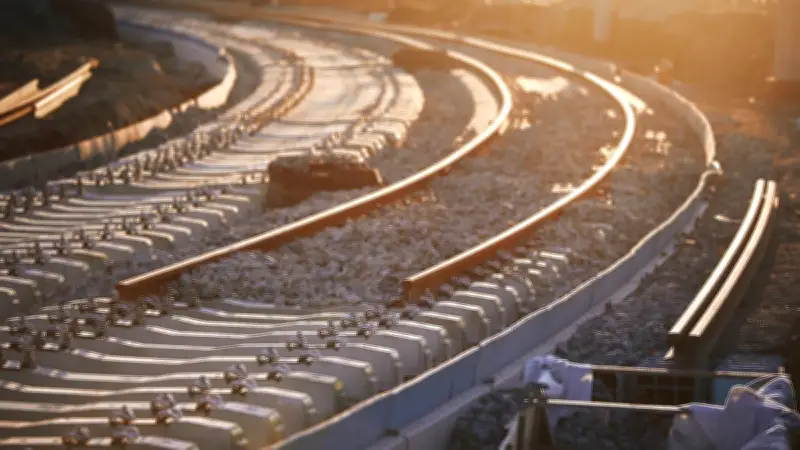 Un enfant de 11 ans percuté par un train, distrait par son téléphone