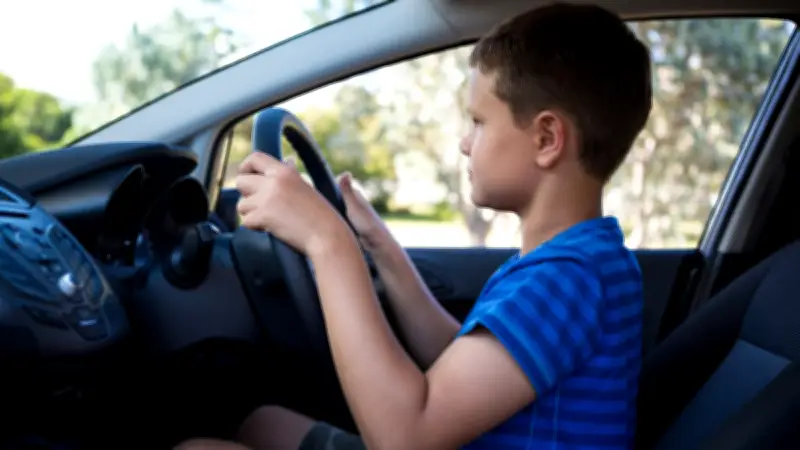 Un enfant de 11 ans percute sa mère avec leur voiture à Montévrain