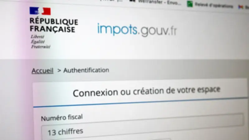 Un ex-otage français en Iran confronté à l'administration fiscale malgré sa détention