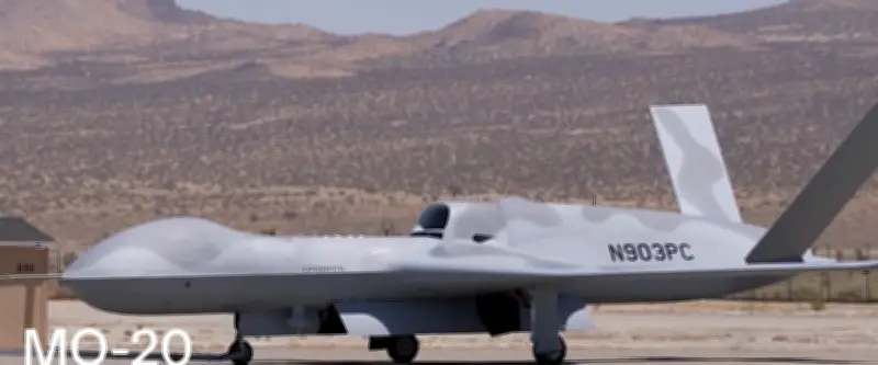 Un F-22 prend le contrôle d'un drone MQ-20 en plein vol