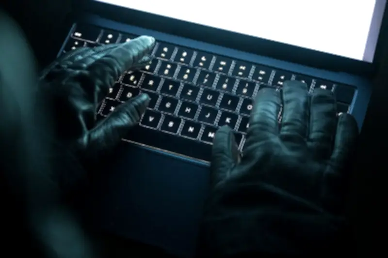 Un jeune hacker présumé "HexDex" interpellé en Vendée pour cyberattaques massives