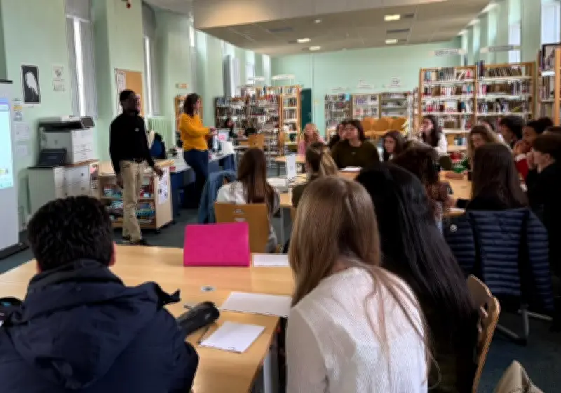 Un journaliste congolais en exil témoigne devant des lycéens de La Réole