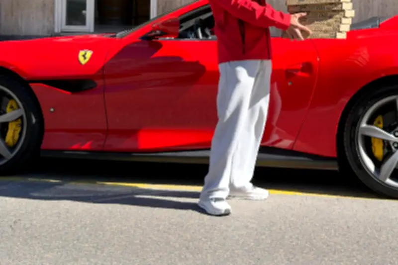 Un livreur de pizzas en Ferrari fait sensation à Toulon