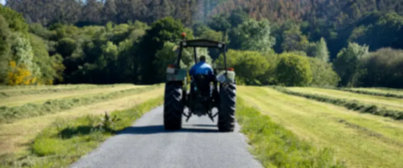 Un octogénaire meurt écrasé par son tracteur lors de travaux à Meillac en Bretagne