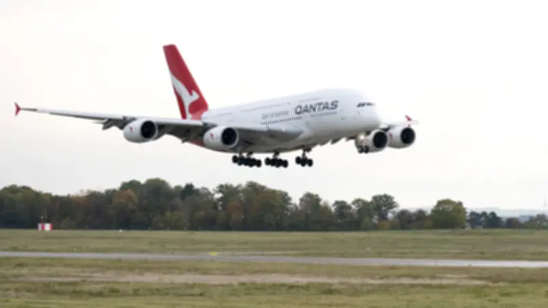 Un outil oublié dans l'aile d'un Airbus A380 de Qantas a survolé le Pacifique