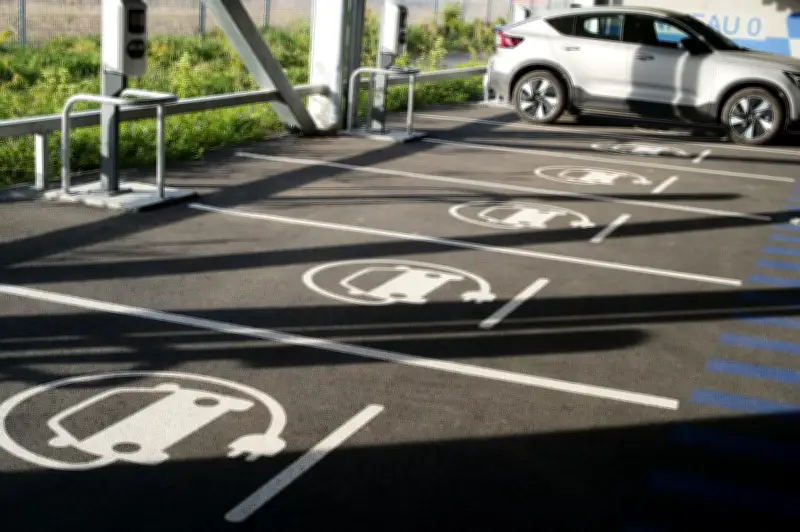 Un pacte d'autonomie énergétique pour financer le boom social des voitures électriques