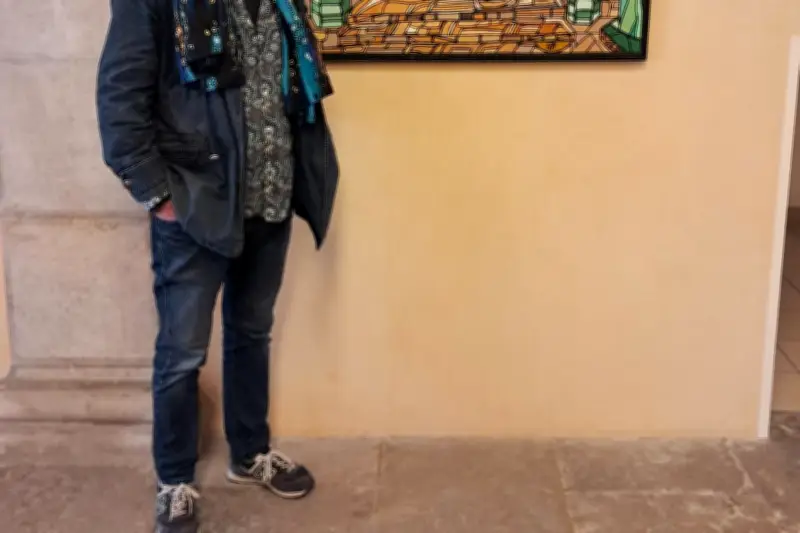 Un peintre offre une toile à la mairie de Lorgues en signe de gratitude