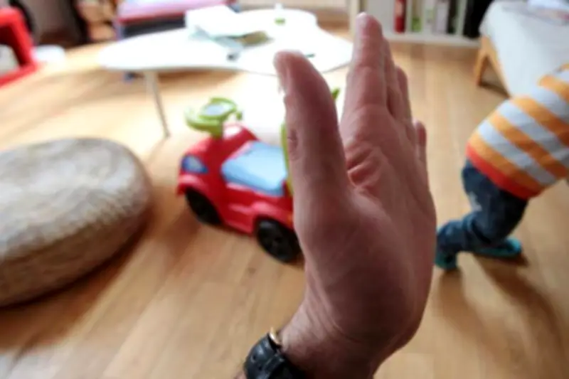 Un quart des parents jugent encore la fessée efficace malgré la loi de 2019
