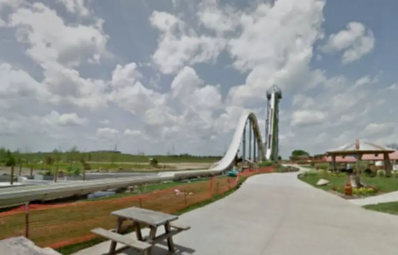 Un toboggan virtuel éjecte un homme dans un deepfake viral inquiétant