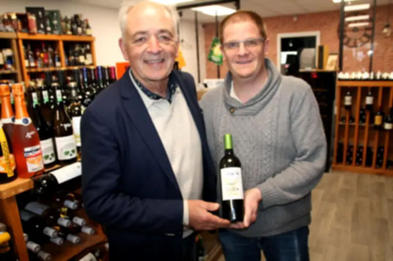 Un vigneron béarnais crée une cuvée papale après la découverte des racines de Léon XIV