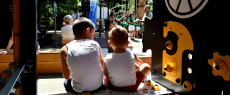Une aire de jeux inclusive inaugurée à Celleneuve par le maire de Montpellier