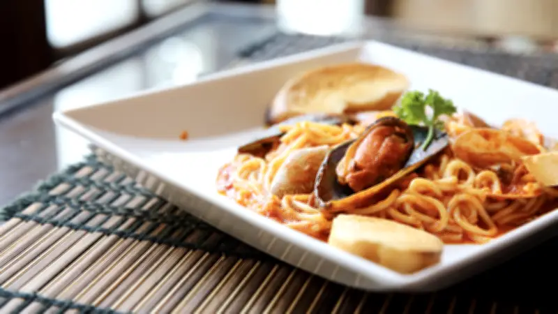 Une fausse cheffe empoisonne ses clients avec des somnifères pour les dévaliser en Italie