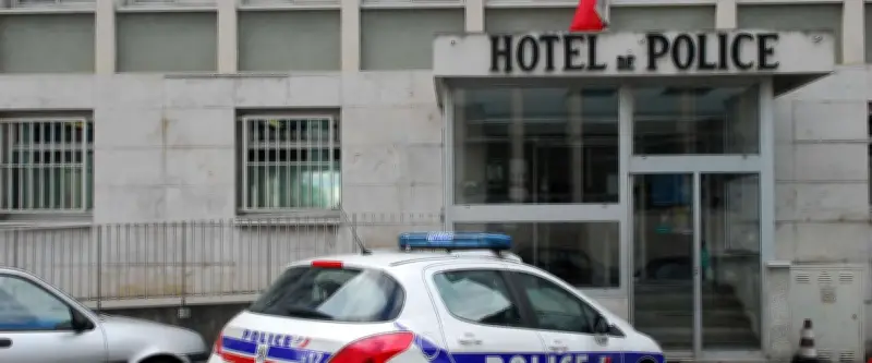 Une femme dépose un obus au commissariat d'Alès, les policiers surpris