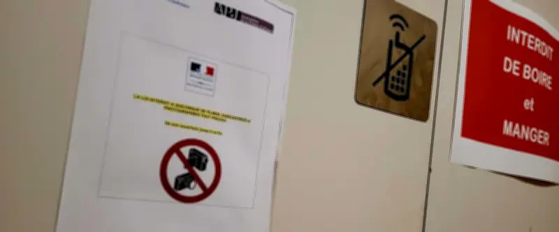 Une femme photographie son conjoint au tribunal à Alès et risque la prison
