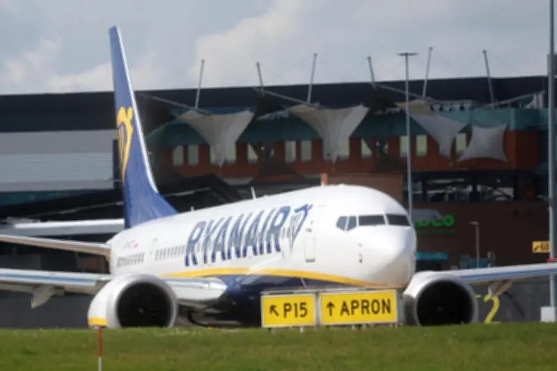 Une passagère traumatisée passe la nuit en garde à vue après le vol chaotique de Ryanair
