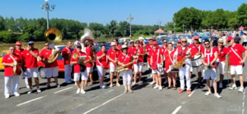Une soirée festive rouge et blanc à Bazas pour soutenir les associations locales