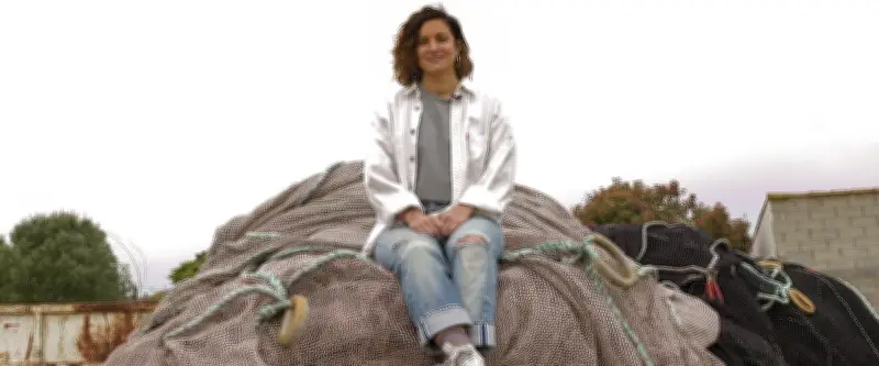Une start-up héraultaise transforme les filets de pêche en textile de luxe recyclé