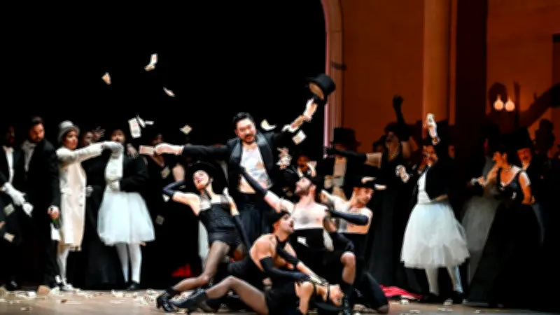 Une Traviata audacieuse à Montpellier brouille les genres et dénonce le patriarcat