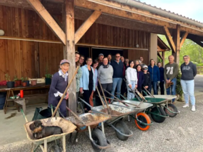 Urval : chantier participatif pour le fleurissement et l'entretien du village