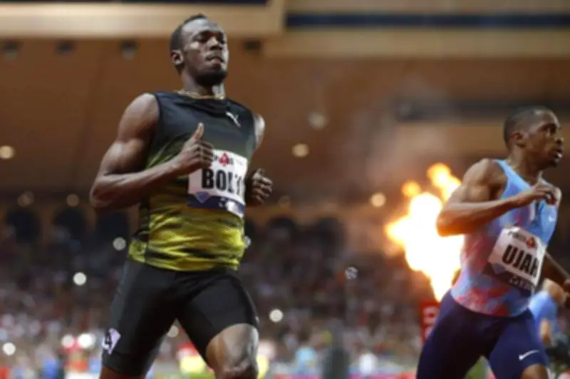 Usain Bolt donne le coup d'envoi fictif du choc Monaco-Marseille en Ligue 1