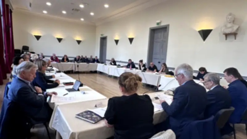 Uzès : Le débat budgétaire 2026 marqué par l'abstention de l'opposition en conseil municipal