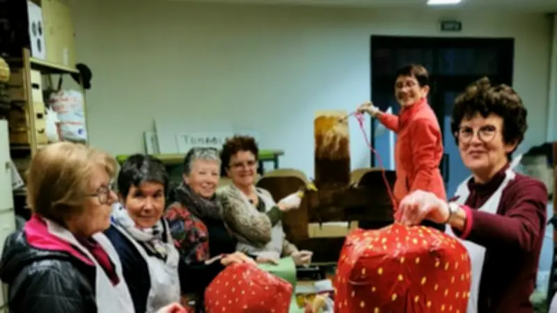 Vabres-l'Abbaye se prépare pour la fête de la fraise le 8 mai