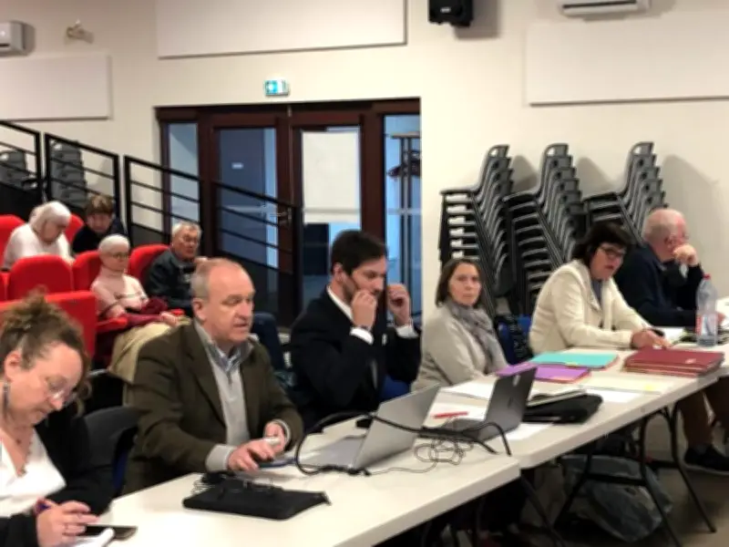 Val-de-Louyre-et-Caudeau : le nouveau maire réduit les indemnités des élus et organise les commissions